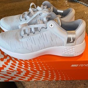 Brand new!! Womens Nike renew serenity run size 10 grey